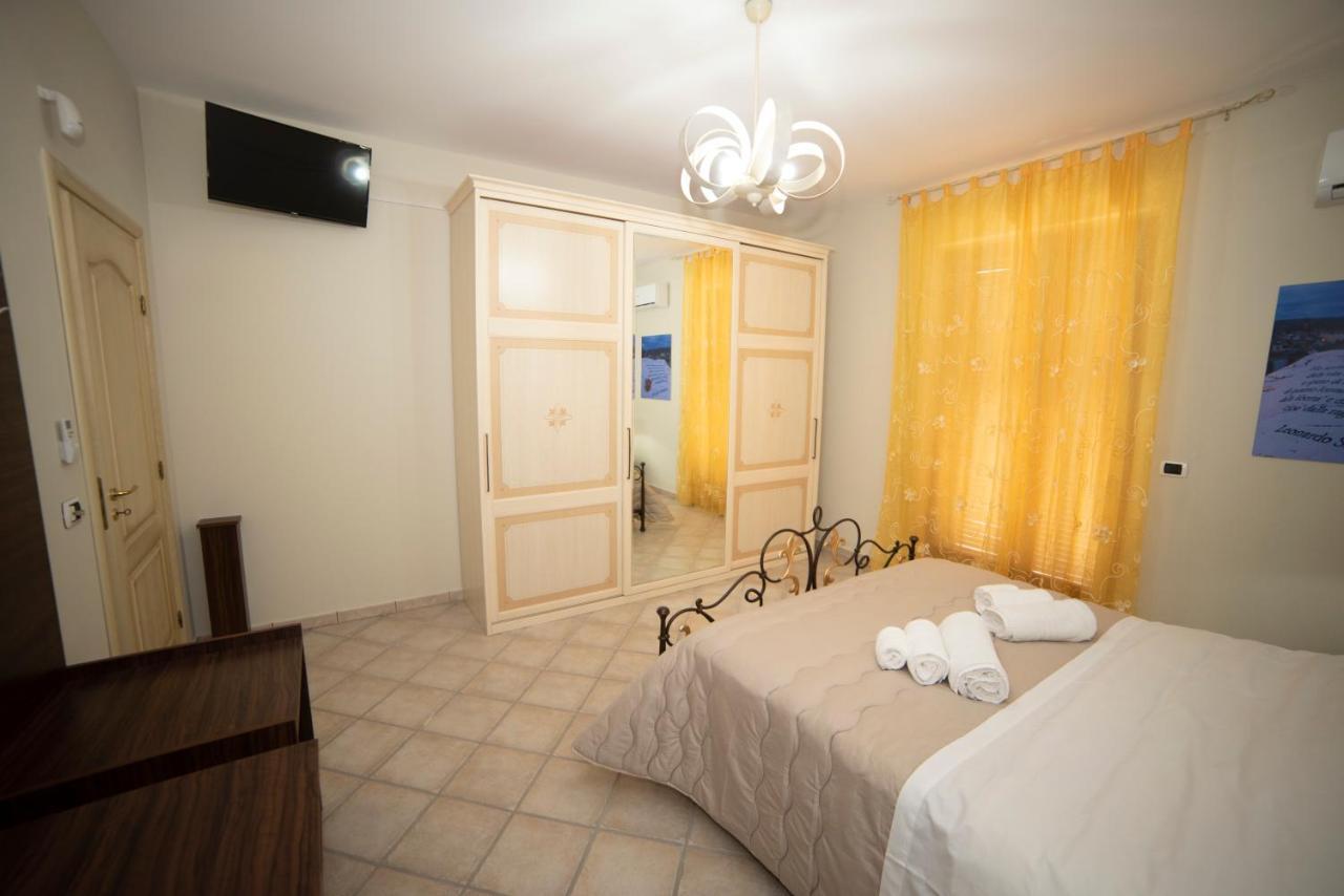 B&B La Terrazza Degli Scrittori 라칼무토 외부 사진