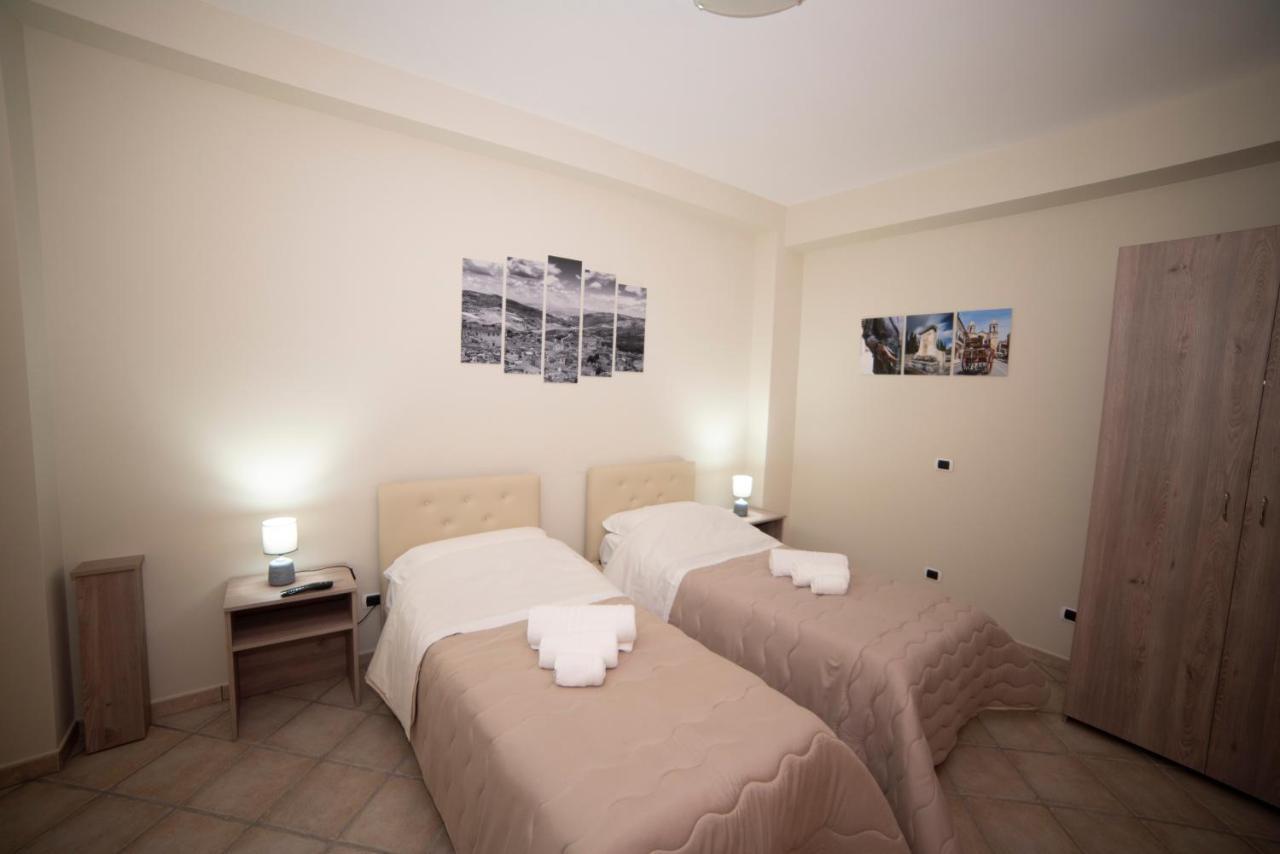 B&B La Terrazza Degli Scrittori 라칼무토 외부 사진