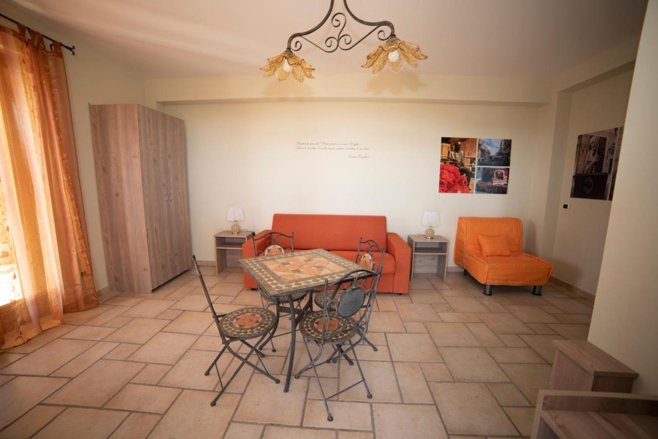 B&B La Terrazza Degli Scrittori 라칼무토 외부 사진