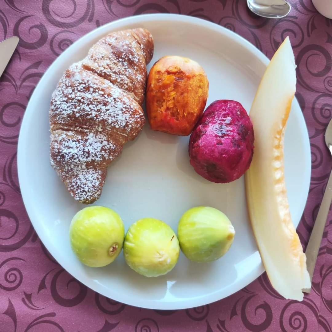 B&B La Terrazza Degli Scrittori 라칼무토 외부 사진